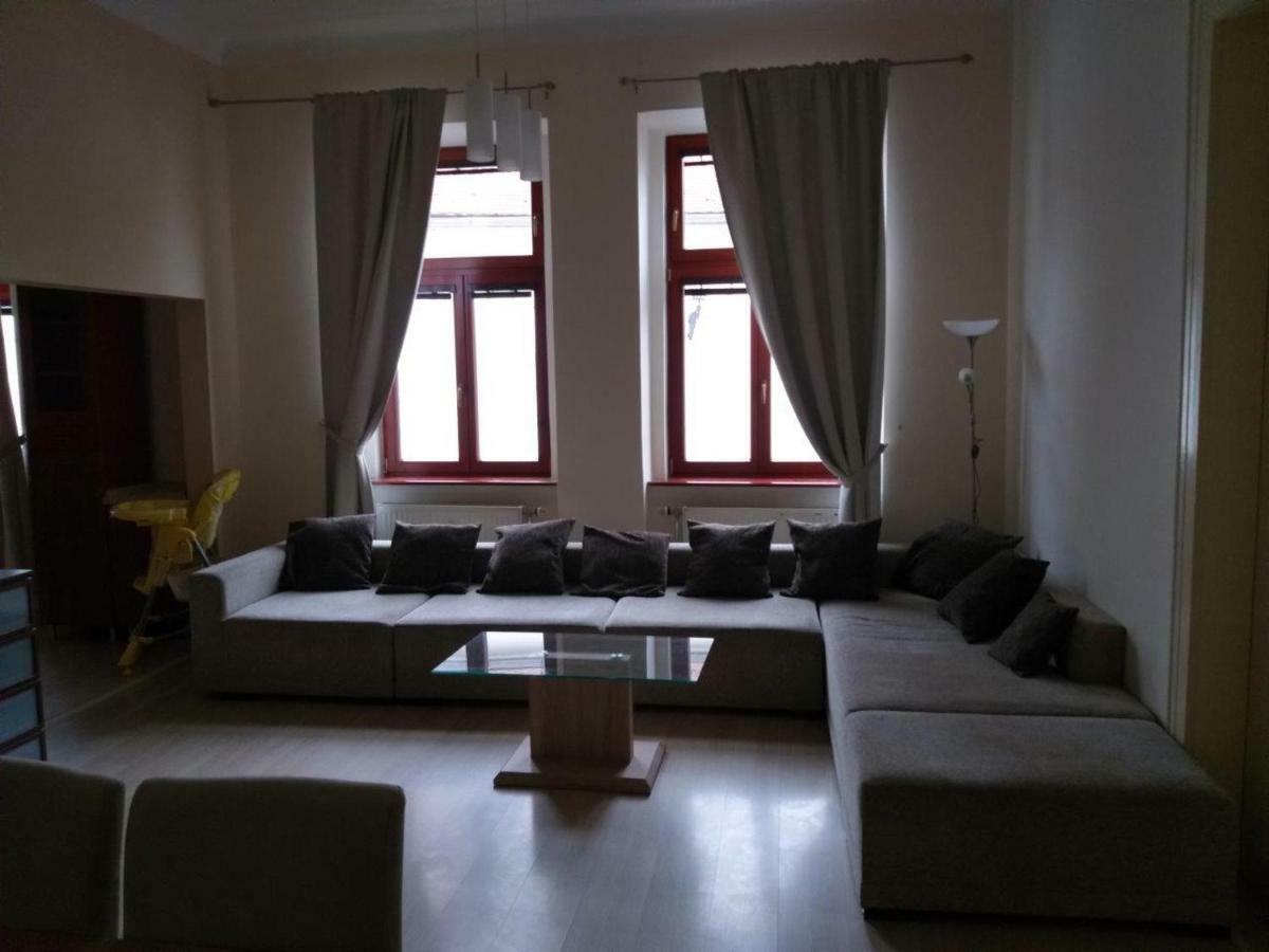 M10 Old Town Apartments Кошице Екстер'єр фото